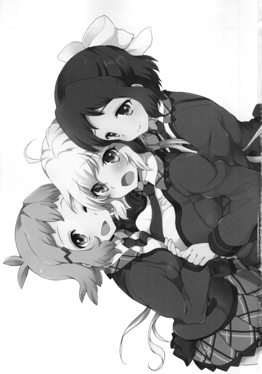 クリス・響・未来の3人が潮吹き百合えっち <> 002