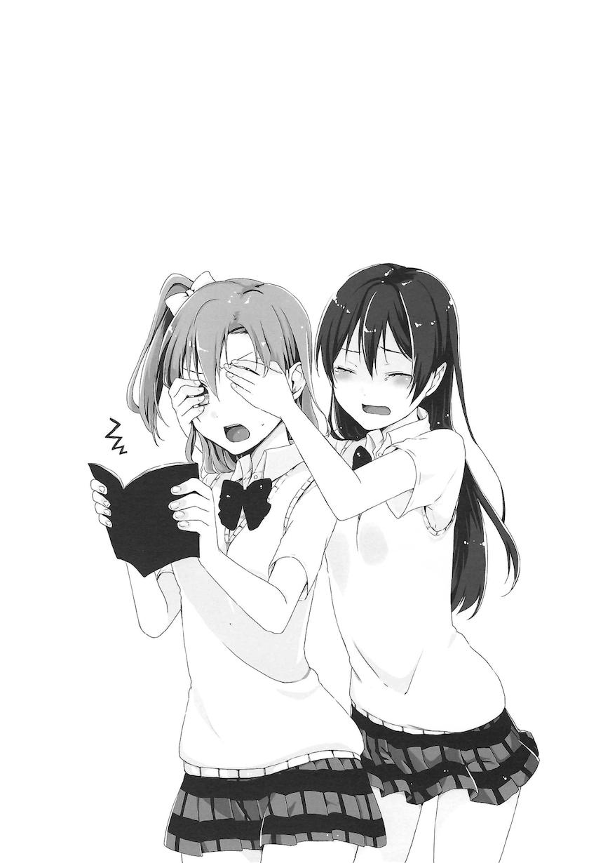 秋葉の薄い本屋さんにμ’sの本があったよ <> 002